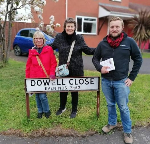 Our fantastic Labour candidates were out on the campaign trail again tonight as we enter the final week before the town council elections! Great job everyone 🌹 w/Brenda Weston, Estelle Smillie and <a href="/labourthorne/">Rowan Thorne 🇺🇦</a>