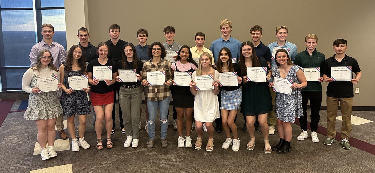 Congratulations to our ⁦<a href="/CHSCakeEaters/">CHS Sports</a>⁩ who were recognized at the Bismarck QB Club Banquet last night! #rollpats
