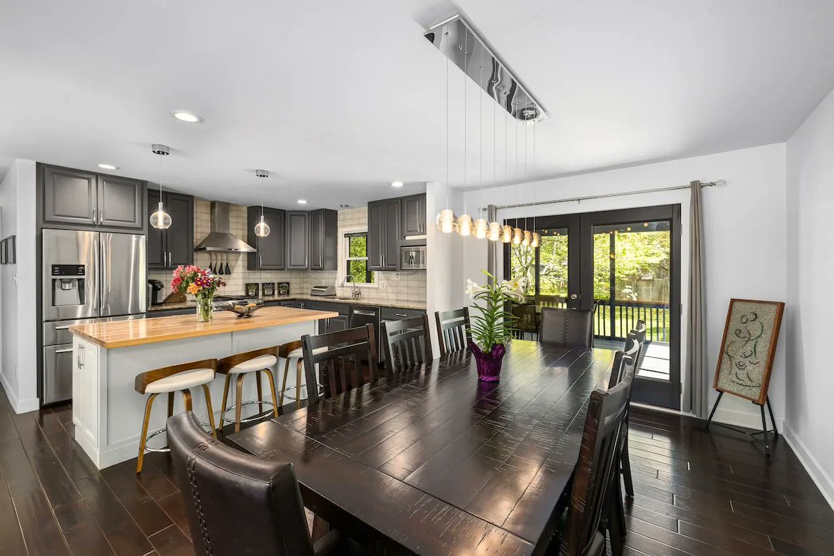 homearttile's tweet photo. How to design a kitchen to reflect your unique style?
Home Art kitchen designers help you balance openness with warmth and texture to create a comfortable vibe. Request your free estimate at https://t.co/5u9IXgfqhg
#bespokefurniture #kitchenbeautiful #beautifulinterior https://t.co/SR2oi6ZpgA