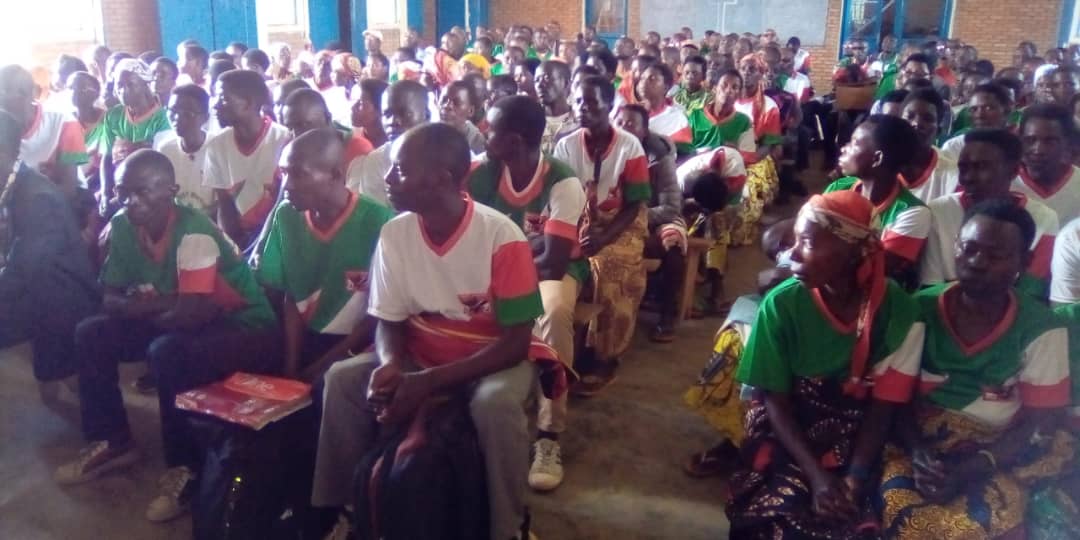 InkonaRyansoro's tweet photo. Kuri uno wa kane igenekerezo rya 27.04.2023,Umunyamabanga w'umugambwe muri komine Déo Ndikumana yagirishije inama y'abakwirikiranye inyigisho 102 ku mutumba mu ntumbero yo kwirimbura no gupanga ibikorwa bigiye gukorwa mu kwezi kwa gatanu gutangura.@CnddFdd @GitegaVutura1 #Burundi https://t.co/jpOZlRM2J2