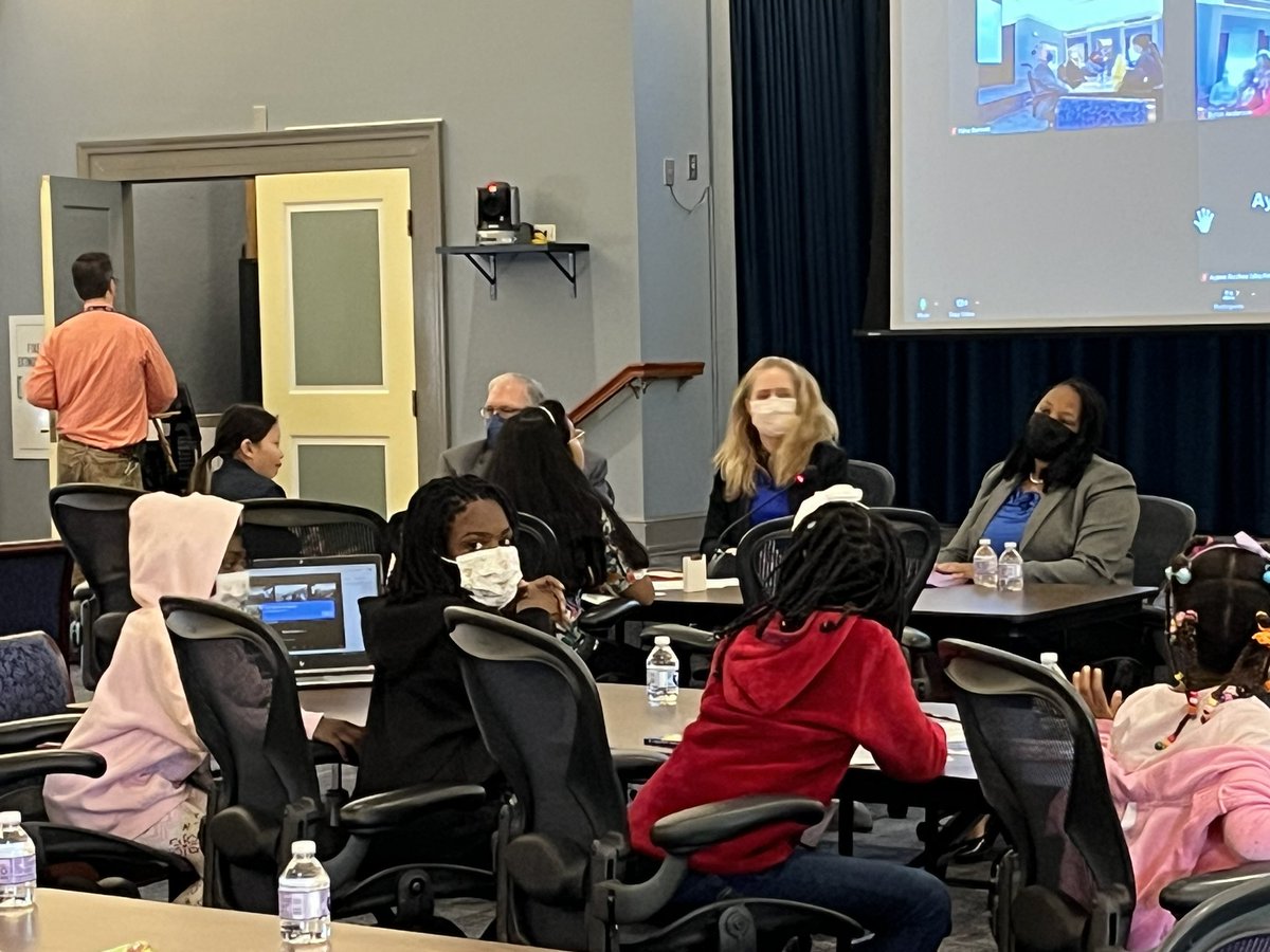 DrSadhanaJ's tweet image. Having fun with my kids today @NIH @IRPatNIH 📚 #TakeYourChildToWorkDay  #TYCTWD #NCIFuture #MyNIHDay @NCIResearchCtr @NIH_OITE @NINDSnews #WomenInMedicine #WomenInSTEM @NCI_CCR_PedOnc