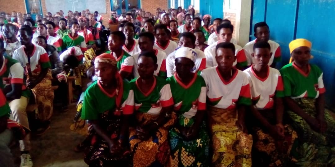 InkonaRyansoro's tweet photo. Kuri uno wa kane igenekerezo rya 27.04.2023,Umunyamabanga w'umugambwe muri komine Déo Ndikumana yagirishije inama y'abakwirikiranye inyigisho 102 ku mutumba mu ntumbero yo kwirimbura no gupanga ibikorwa bigiye gukorwa mu kwezi kwa gatanu gutangura.@CnddFdd @GitegaVutura1 #Burundi https://t.co/jpOZlRM2J2