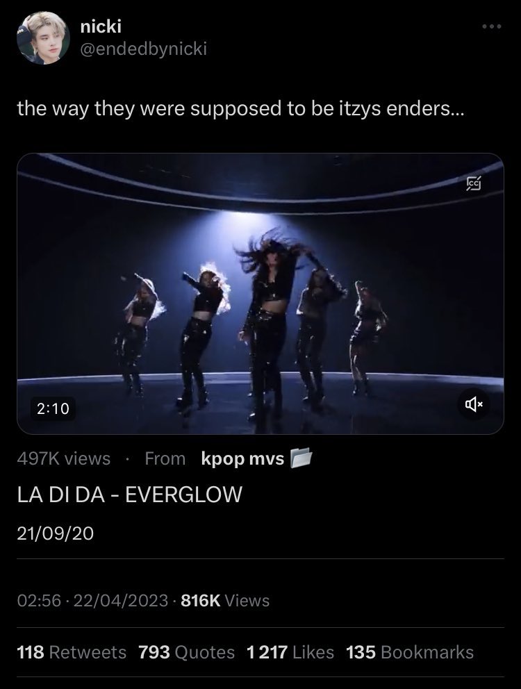 stfuimgod's tweet photo. @amabyron25 They are itzy hate account ignore them https://t.co/GQo8j63dln