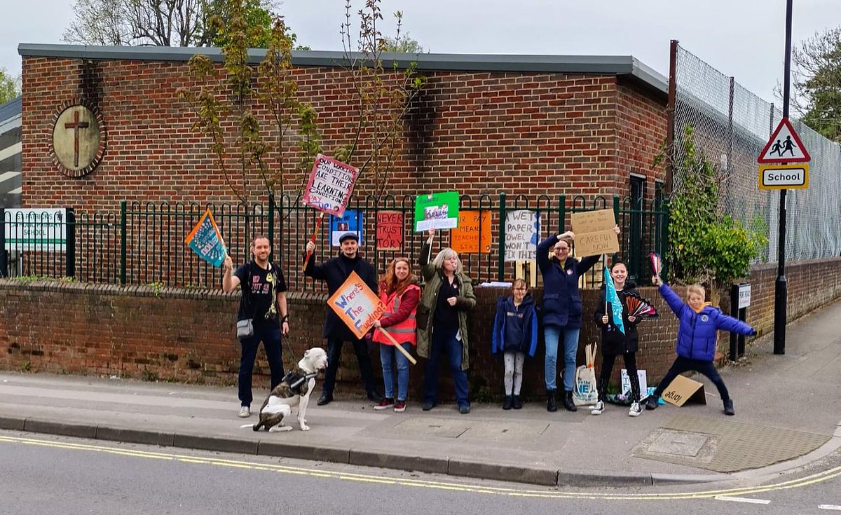 NEUnion's tweet photo. Carly says 'St Patrick’s in Southampton stand with all other education staff to ask for our pay to be funded fully and not taken from existing school budgets which will only negatively impact the children we teach.'

We are the NEU and we will #SaveOurSchools https://t.co/Zz984tIWjX