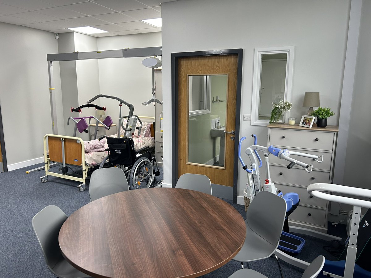 WarringtonGrCo's tweet photo. Lovely visit to @wvrcollege Health&Social care academy today talking all things recruitment. Big thanks to Amy, Charlotte and Faye for the tour of the new facilities and developing contacts, ideas and links with everyone at @meetmacintyre ๐๐ป #localrecruitment #partnerships https://t.co/UFIwBfs9BV