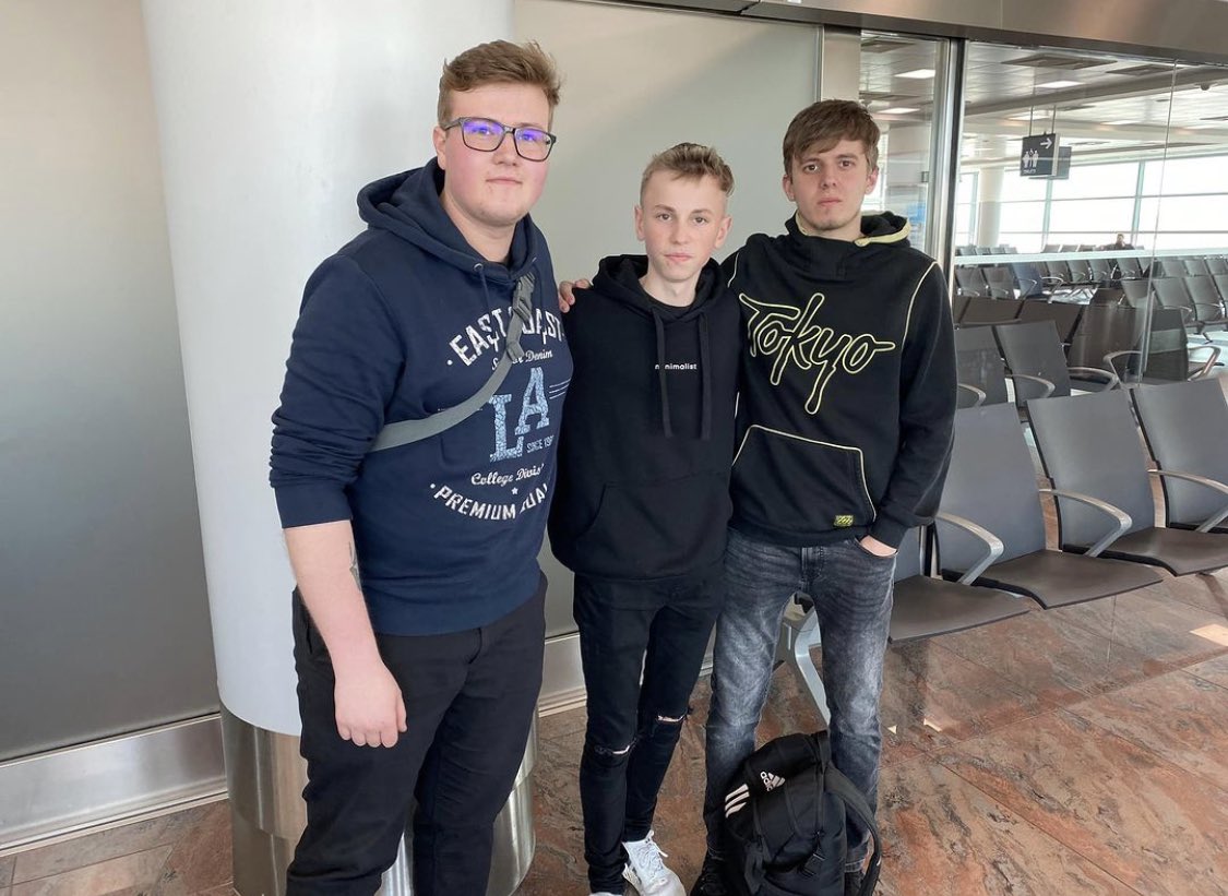 pdc_cz_sk's tweet photo. Tomáš Houdek, Matěj Rejhon a Ondřej Frýštecký už jsou na cestě na PDC Development Tour. 

Adam Gawlas a Roman Benecký jsou v Holandsku na PDC Dutch Darts Championship. @RBenecky bude na European Tour debutovat proti Garymu Andersonovi. 

Hodně štěstí všem 🇨🇿🎯 https://t.co/ZuR5vv9bxe