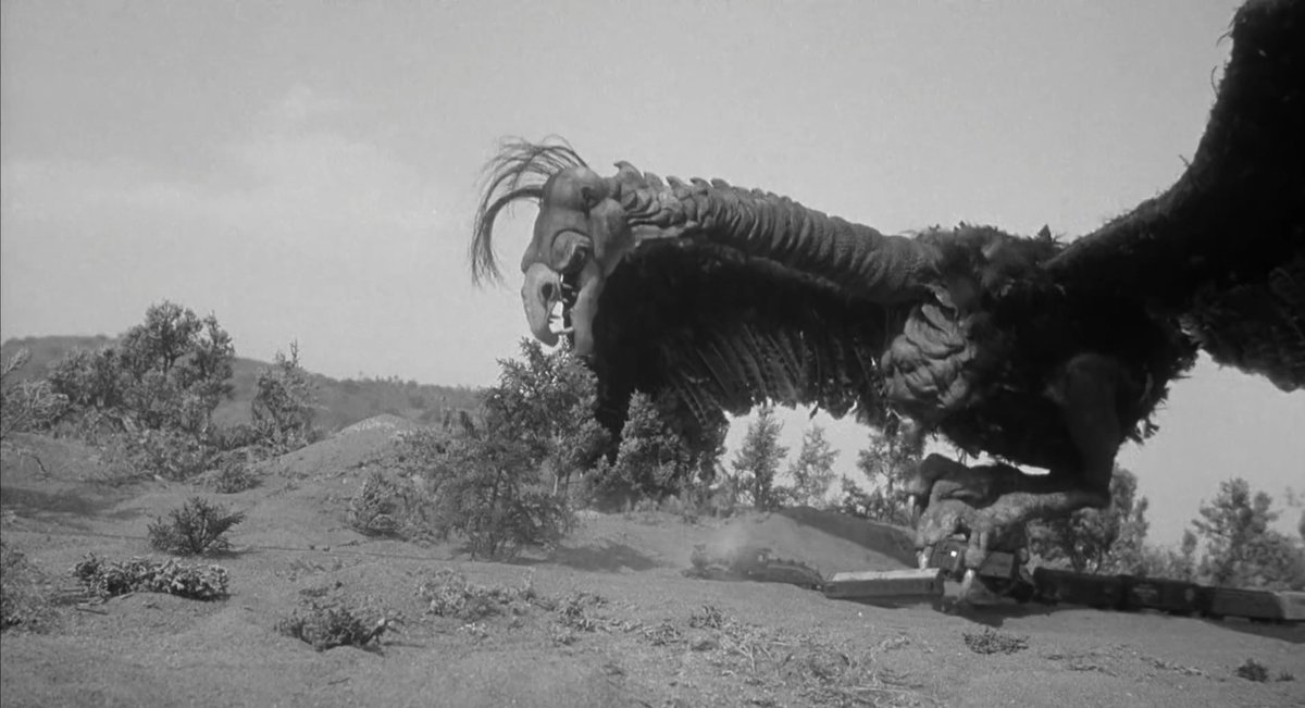 JackKinoy's tweet photo. The Giant Claw (1957)
Originally intended to be a stop-motion beast, budget restraints meant a marionette was used instead to portray the 'bird'.
#sciencefiction
#creaturefeature https://t.co/frBB3EYsnb