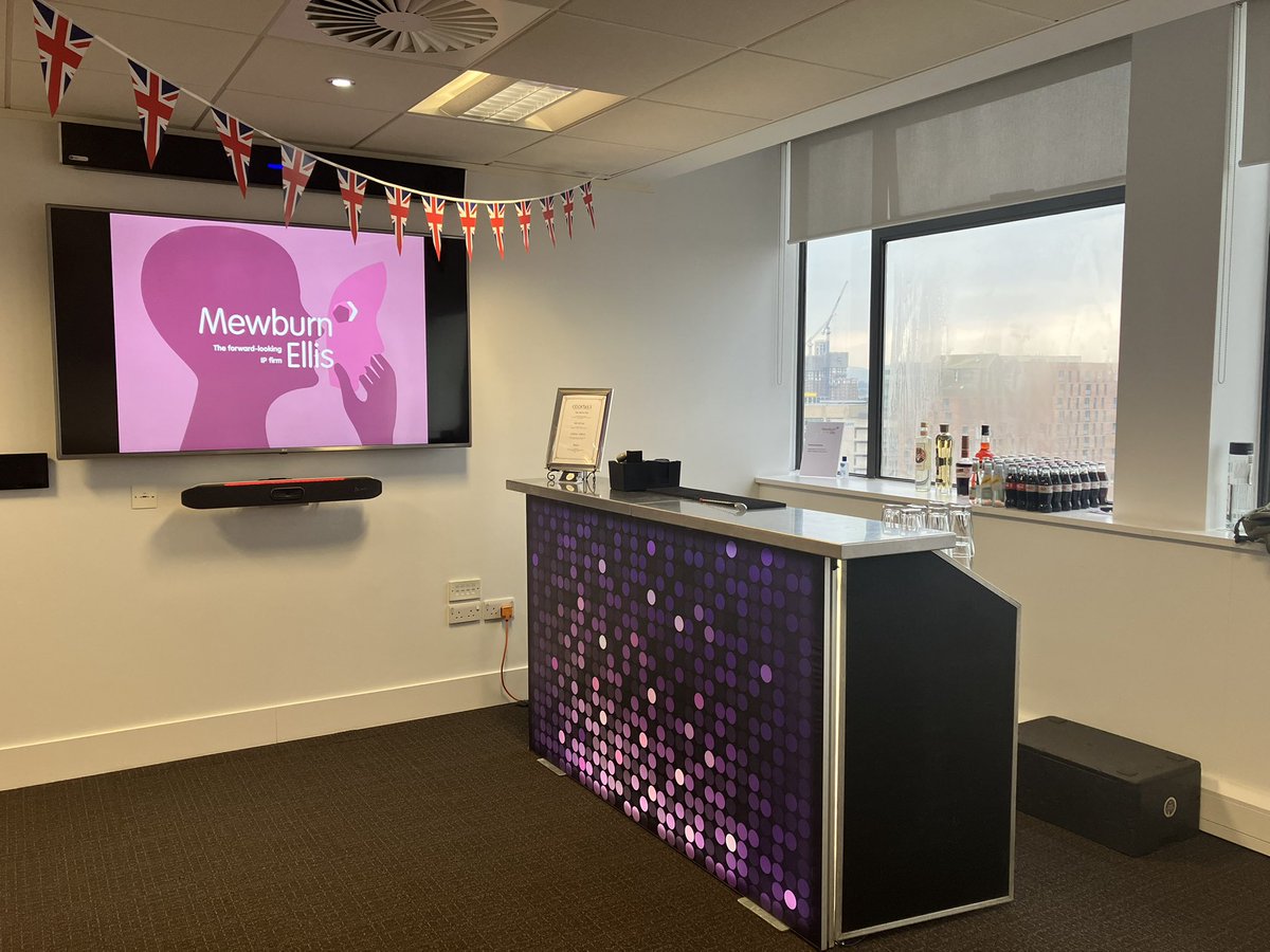 MewburnEllisLLP's tweet photo. Prosecco Bar from @jcocktail10 ready for our @aipla Women in IP Global Networking Event that kicks off in 45 minutes in #Manchester #WIPNE #womeninIP #AIPLA https://t.co/UPROaZXeY7