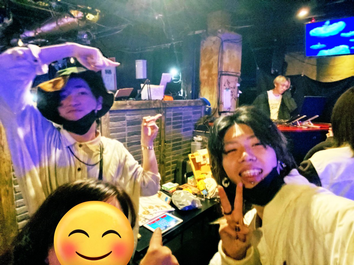 purin_ako's tweet photo. @FlashBack_info 
下北沢251
ついこの間だと思ってたら2ヶ月ぶりだったフラバ💦
今日も素敵な音楽にたっぷり心癒されました💕
DJもライブもお疲れ様でした😊 https://t.co/S4Opagii7l
