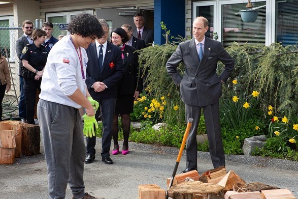 dukeofedcanada's tweet photo. Prince Edward, Duke of Edinburgh, visited young people doing their Award in East Vancouver through Odd Squad Production Society. @OddSquadProd https://t.co/Jf6p5OAqRq