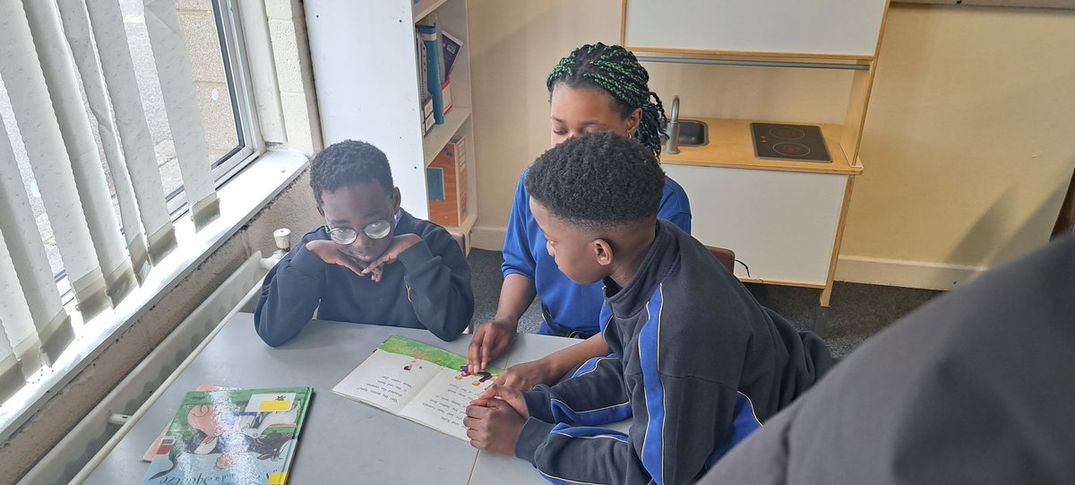 SaintThomasSNS's tweet photo. Room 9 loved doing Reading Buddies with the senior infants in the Junior School. We are enjoying all of the fun activities planned for Book Week #LiteracyIsFun https://t.co/ZhUiZxSi0L