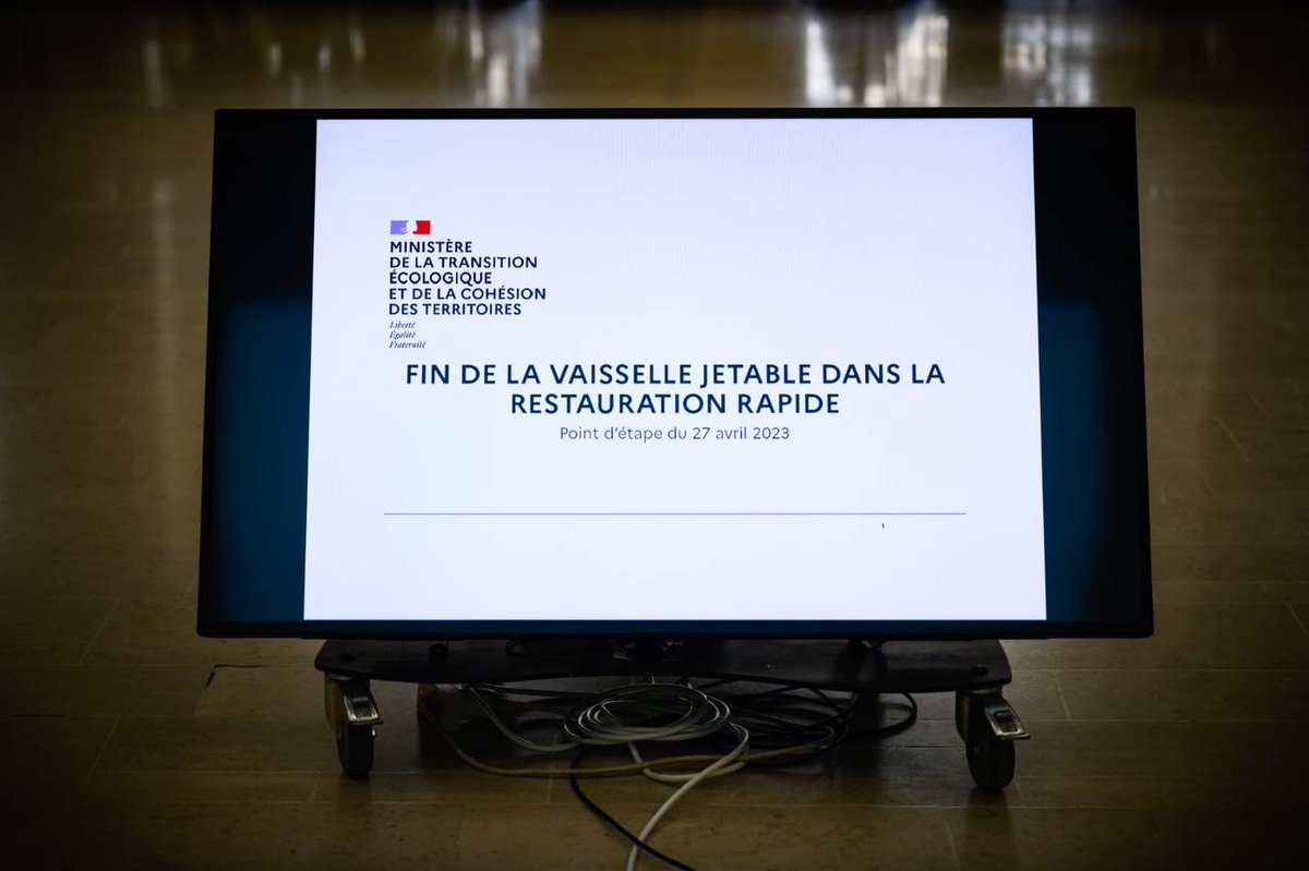 BCouillard33's tweet photo. ♻️Le @gouvernementFR a fait le choix de l’action, et ça fonctionne !
🍟Depuis janvier, la France est le 1er pays d'#Europe à interdire la vaisselle jetable pour la restauration sur place.
Les résultats sont là ! Les enseignes se sont engagées dans leur mise en conformité. 1/2 https://t.co/BCN2XzLz5a