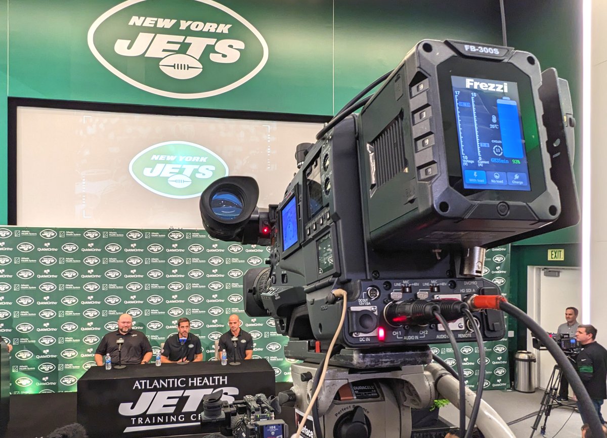frezzienergy's tweet photo. Exciting news from Frezzi! @aaronrodgers12  has arrived at Jets HQ for his first press conference with the NY Media and we're thrilled it's being capturing with the Frezzi 300WH camera battery.
#Frezzi #NYJets #AaronRodgers #newsbroadcasting https://t.co/Fr5KVU3pCF