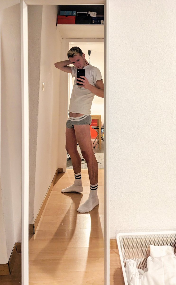 ColdAsBrick's tweet photo. Throwback Thursday to....a month ago? Why not, anyways who's on bulge patrol? https://t.co/KG2xz0Tvib