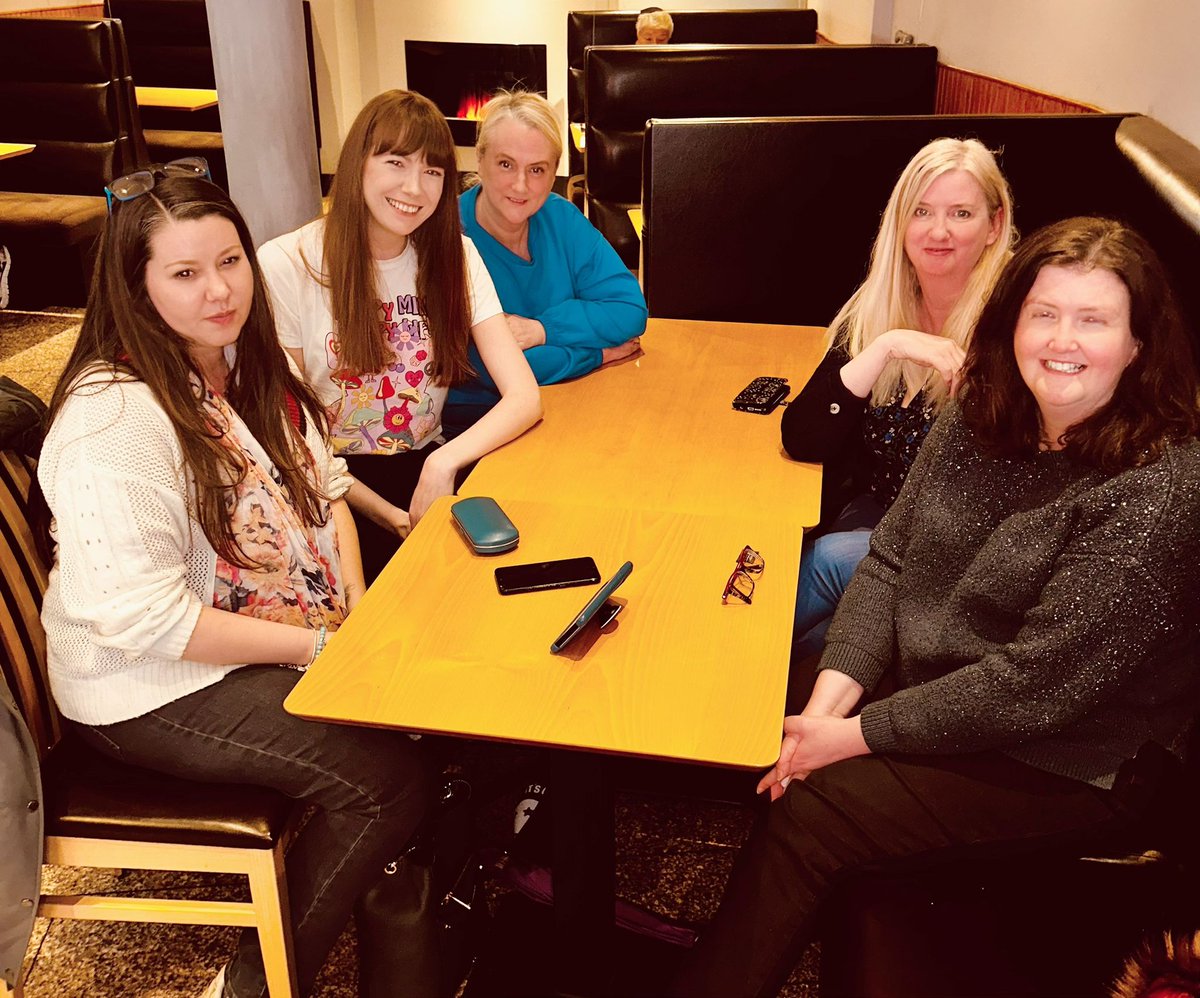 lynsmakeslinks's tweet photo. Lovely lunch and catch-up with these wonderful ladies. Happy national Links worker day! @Lauramcewingmc1 @debsmakeslinks #makelinks https://t.co/3zX4KbaSK0