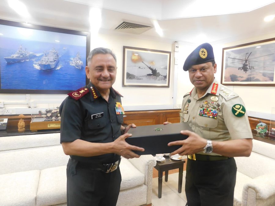 General SM Shafiuddin Ahmed, Chief of the Army Staff, #Bangladesh Army @theBDarmy called on General Anil Chauhan, #CDS and held discussions on issues of bilateral and regional interest,as well as avenues to further build uponthe historic
#koningsdag #MASHIHO #GlazersOut #satangks