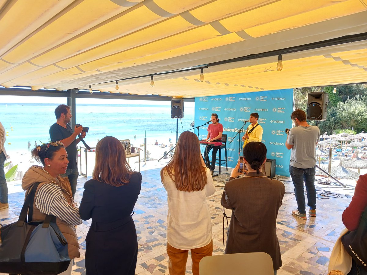 Avui hem presentat la nostra col.laboració com a patrocinador sostenible de la Mallorca Live Festival @MallorcaLiveFes 
A @Endesa volem un futur millor lligat a un turisme de #qualitat 
@EndesaMusicLove i el #consumresponsable + la #igualtatdegènere 
Gràcies també a @_Calvia