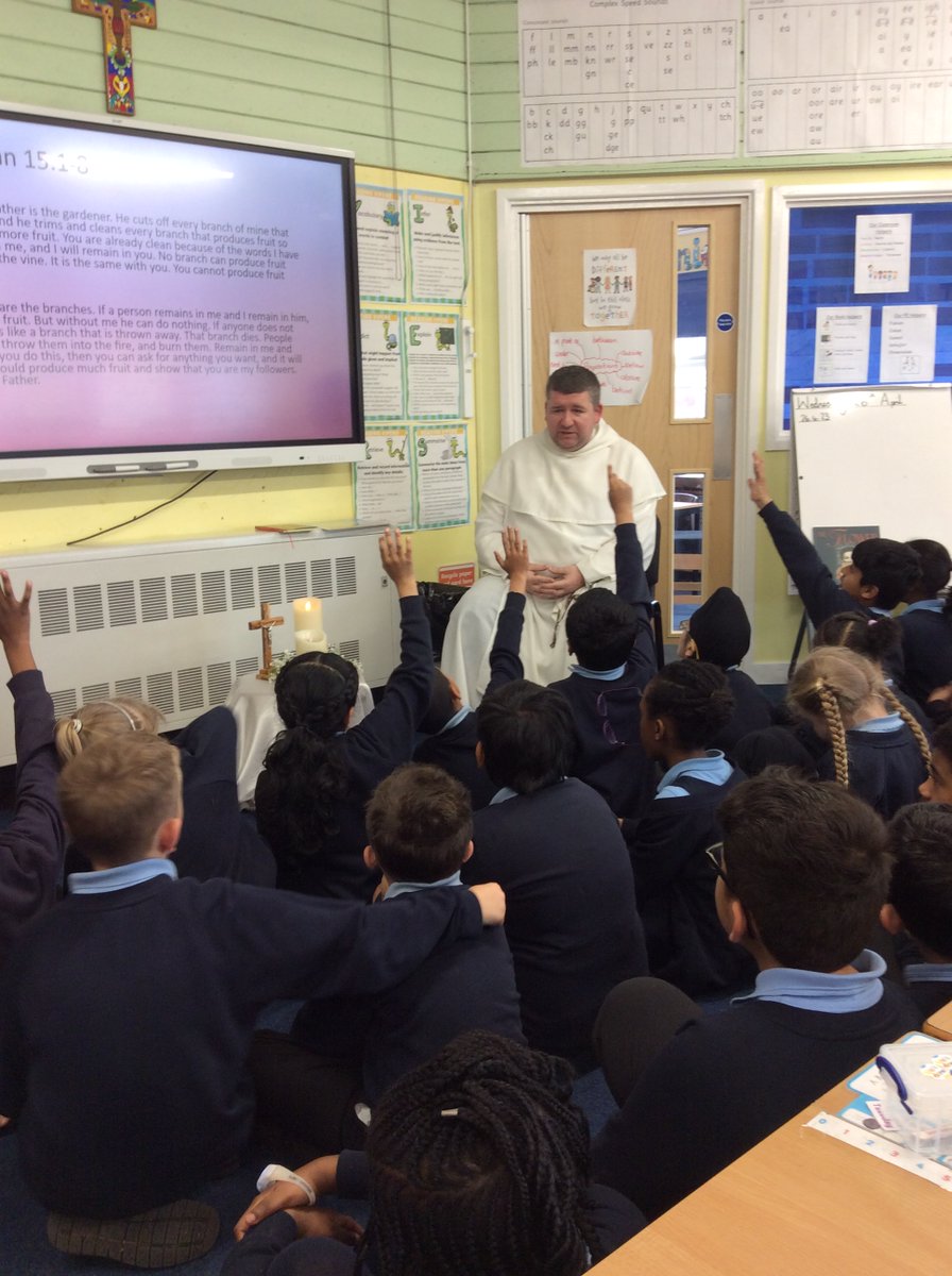 SsmjWv2's tweet photo. Yesterday, Year 3 and Fr Pawel celebrated their class saint, St George, in a reverent class liturgy. They gathered, listened, responded and shared. 🙏 #stgeorgesday #classliturgy https://t.co/loGCDUGoGU