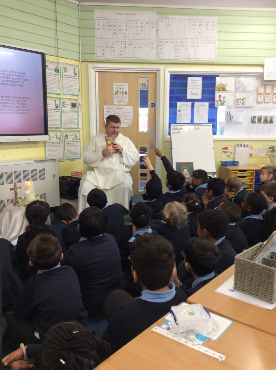 SsmjWv2's tweet photo. Yesterday, Year 3 and Fr Pawel celebrated their class saint, St George, in a reverent class liturgy. They gathered, listened, responded and shared. 🙏 #stgeorgesday #classliturgy https://t.co/loGCDUGoGU