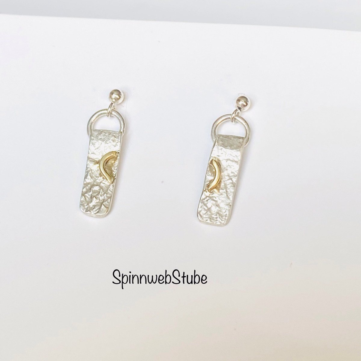 Freue mich, euch diesen Artikel aus meinem Shop bei #etsy vorzustellen: Hängeohrringe aus Silber "Ein bisschen Gold" etsy.me/3NeE1ok