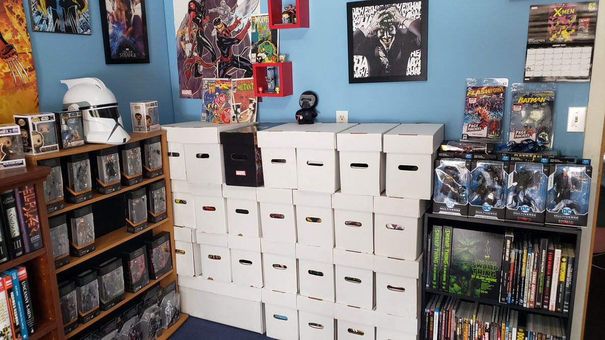 comics_chasing's tweet image. How it started vs how its going #comicslife #comicbook #nerdcave