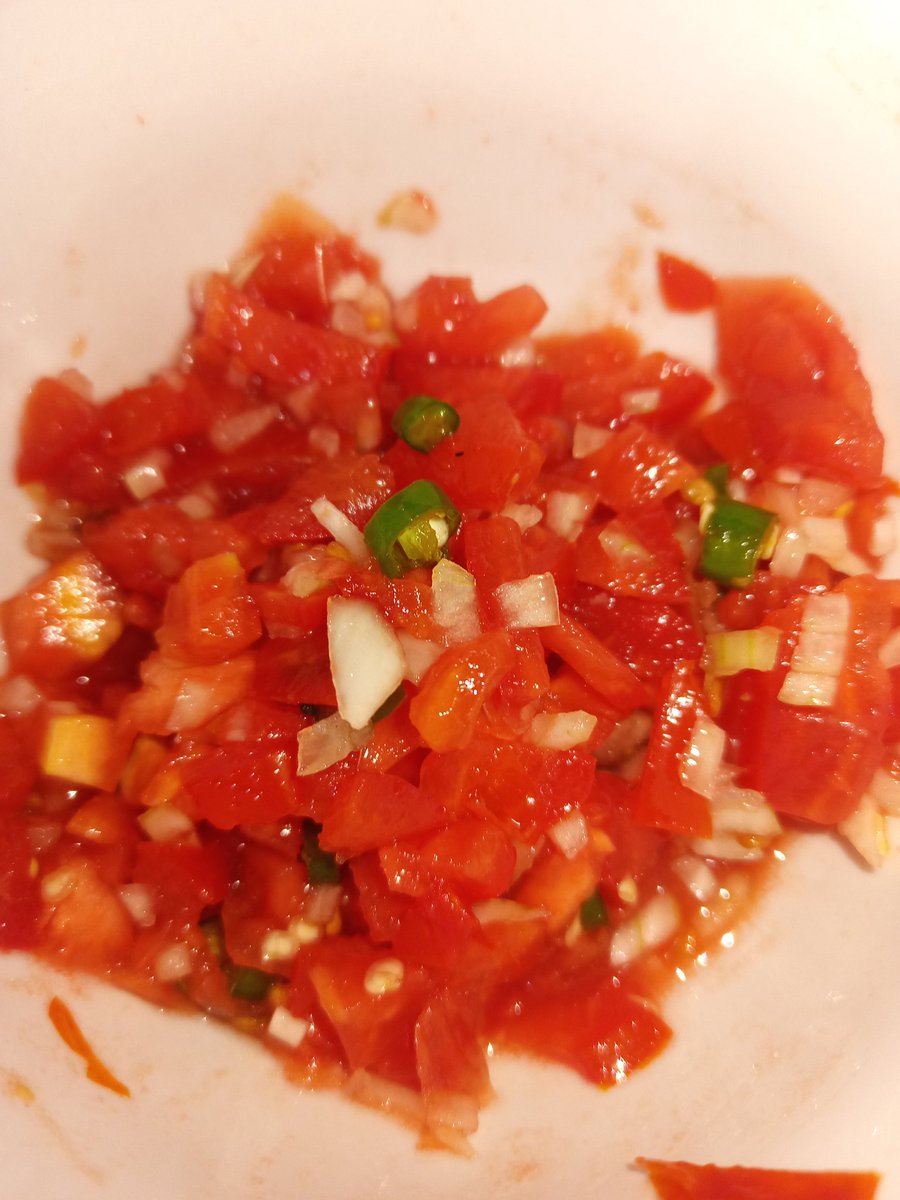 cindynaidoo3's tweet image. My first attempt at cooking #ChickenBiryani #SoExcited it turned out amazing and delicious, having Biryani with #Sambals 😋 #ThisTeluguGirlCanCook #FreedomDay🇿🇦