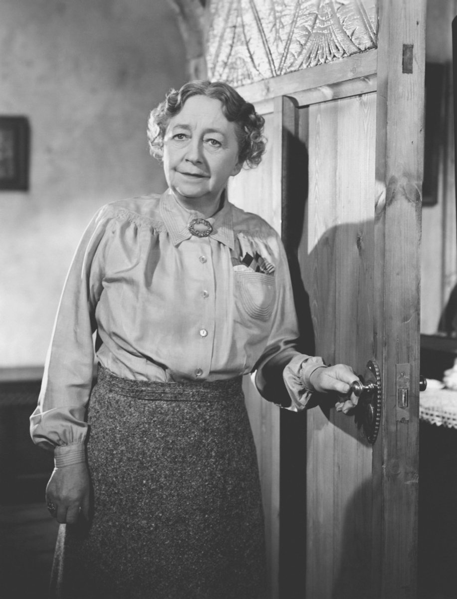 TinseltownTwins's tweet photo. May Whitty #ClassicGirlOfTheWeek #MayWhitty https://t.co/KkyKsYgewd