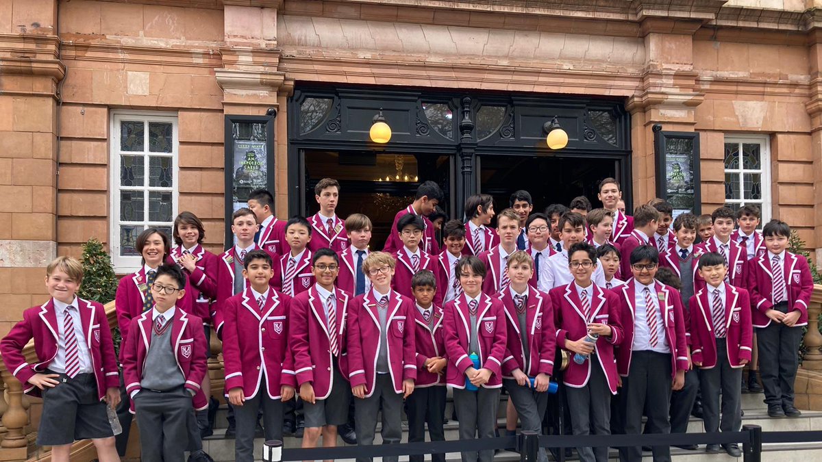 Milbourne Senior pupils went to see Inspector Calls @RichmondTheatre to support their English text this term. #cognitaway #onlyatmilbourne @milbournelodge