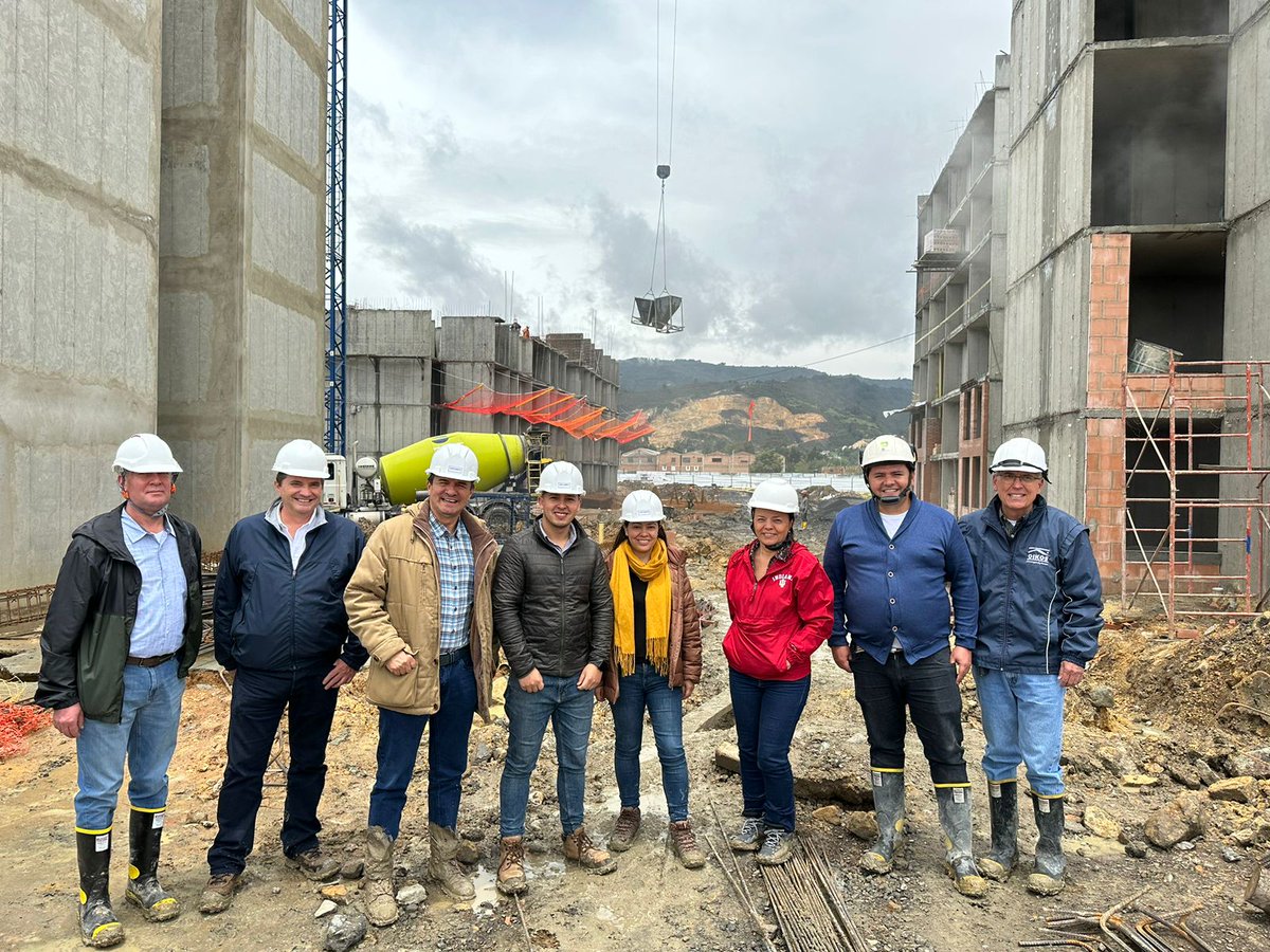 Supersubsidio's tweet photo. #ProyectosSupersubsidio #AestaHora hacemos seguimiento al proyecto de vivienda de @Colsubsidio_Ofi , Bosque de Arrayán, en Tocancipá. Se invierten $45.500 millones del #FOVIS para 528 aptos de interés social. Se benefician 371 afiliados categoría A y 44 categoría B. https://t.co/2XhZlah3zq