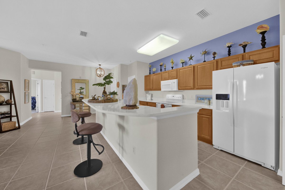 DennisWarson's tweet photo. Check out my new listing 11711 Pasetto Ln #405 Fort Myers $375,000 Enjoy living the SW FL lifestyle in this well maintained top floor condo in the gated community of Majestic Palms. The home features 3 bedrooms and 2 baths #swfl #FortMyers #listings #RealEstate #HomeForSale https://t.co/ACsbXSdHwf