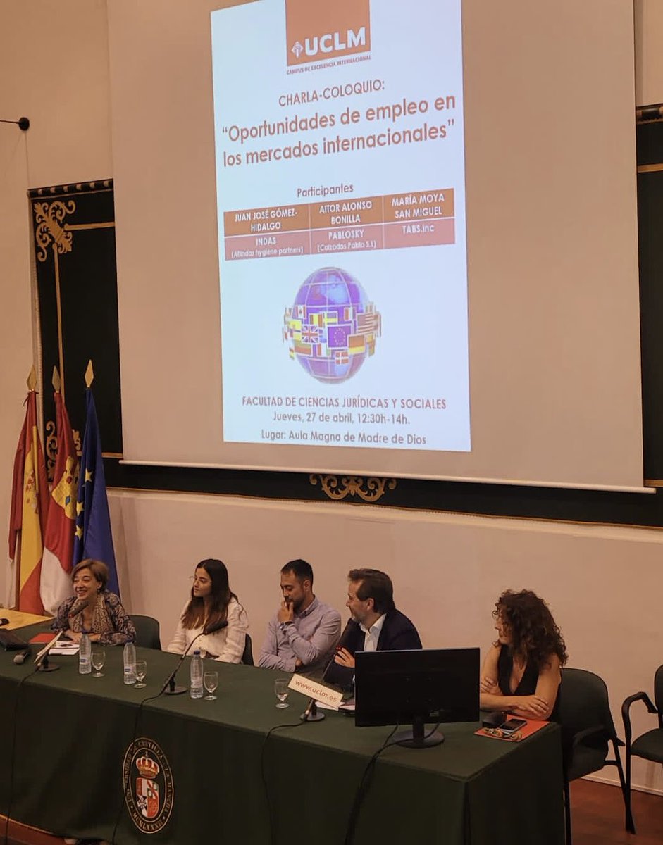 carmen_diazmora's tweet photo. Gracias a Juan
Jose Gómez-Hidalgo de @Lab_Indas, Aitor Alonso de @PabloskyShoes y María Moya de @TABSinc por charlar hoy con nuestros estudiantes de #EconomíaInternacional de @uclm_es sobre oportunidades de empleo en este ámbito. @MNINToledo https://t.co/KSdOQnKzmi