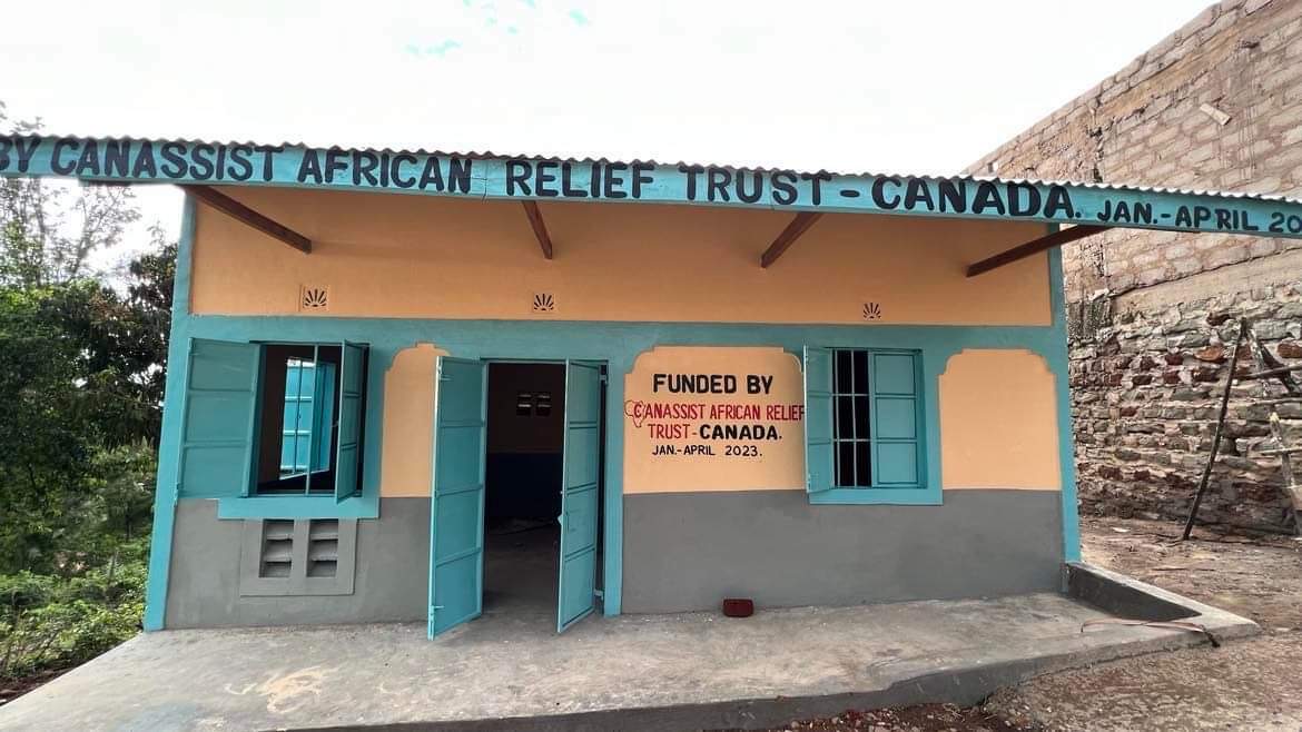 CanAssistAfrica's tweet photo. The new kitchen at the Nyangulu Secondary School is finished and ready for preparing lunches when the students return in two weeks time.  This essential infrastructure project is an example of how CanAssist can help African communities. https://t.co/NskZanP9rn
