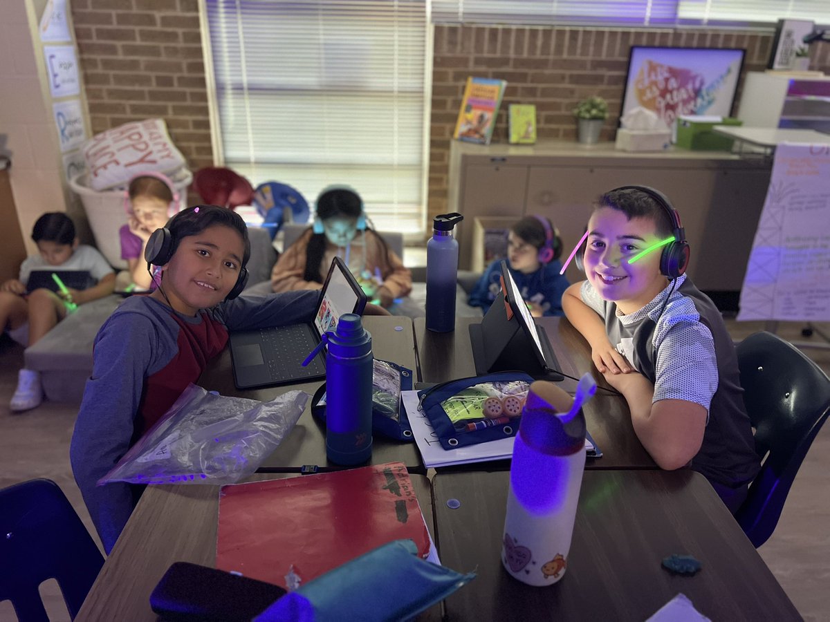 Ashley Rideout tweet media