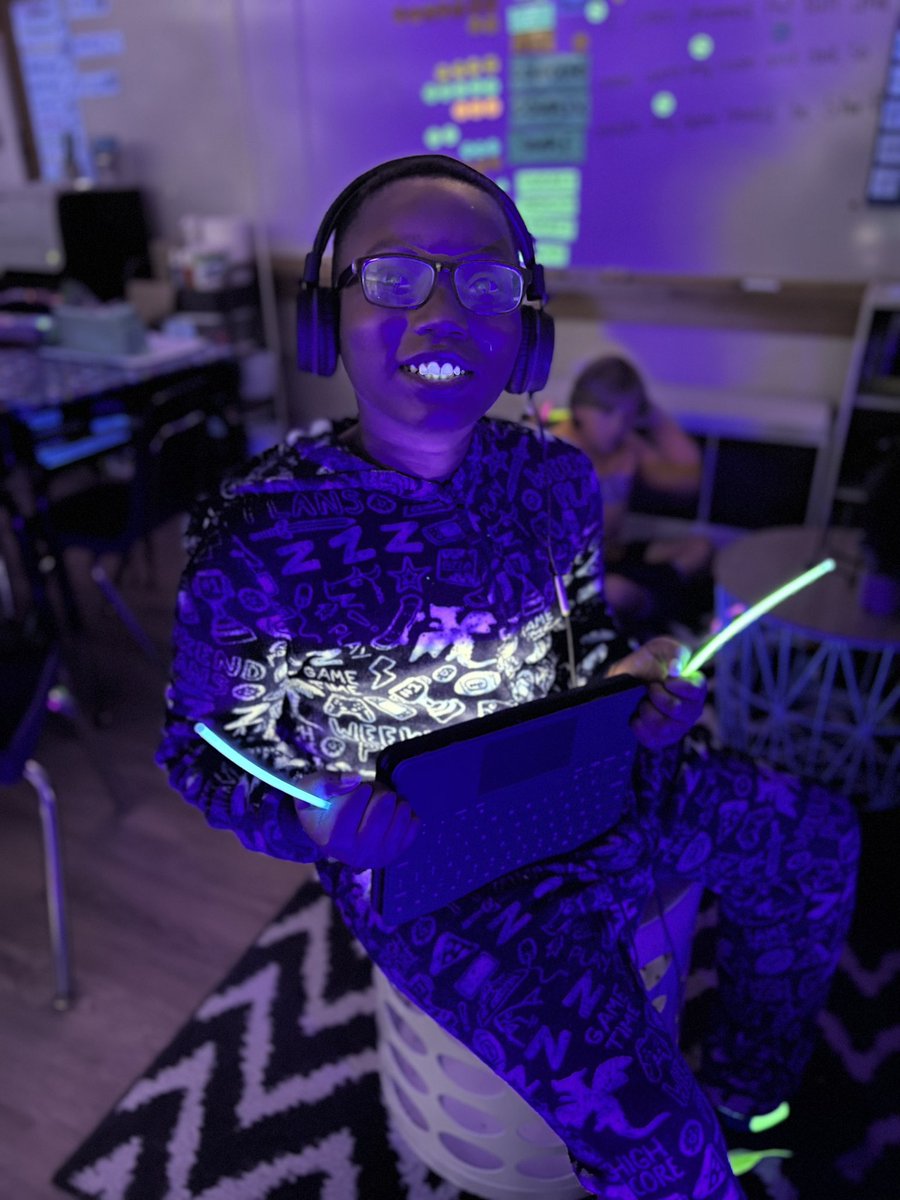 Ashley Rideout tweet media