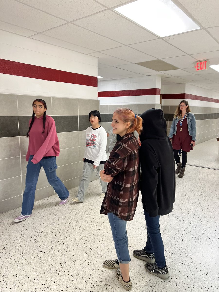 BenSymsMS's tweet photo. We enjoyed meeting our rising 5th graders today!! Thanks for visiting us! Special shout-out to for our 8th graders for being excellent ambassadors today!! #SpartanStrong #WeAreHCS #challengeacceptedlevelup https://t.co/TSqZYbJUKc