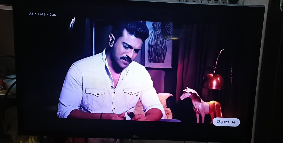 pavanseela1999's tweet image. Adhe.. emo telidhu gaani tv lo ads YouTube add bagaa play avuthunnai #AGENTonApril28th #AgentTrailer #AGENT