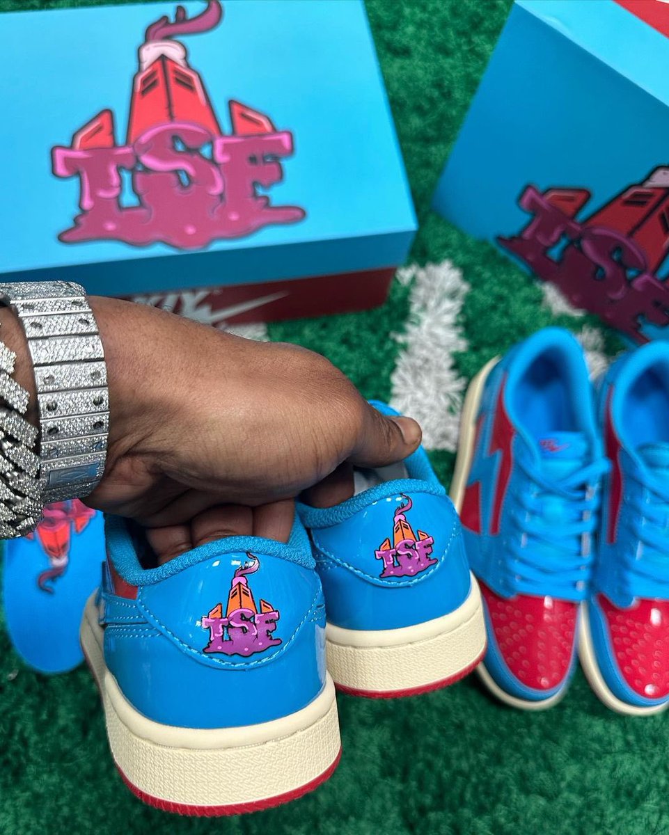 DreamBigMediaG1's tweet photo. Now thatโs โDRIPโ #saucewalka got some custom โTSFโ #koolkiy #sneakers #media #dreambigmediagroup #fashion #rap #hiphop #trending ( @Sauce_Walka102 ) https://t.co/s49G3bzmWM