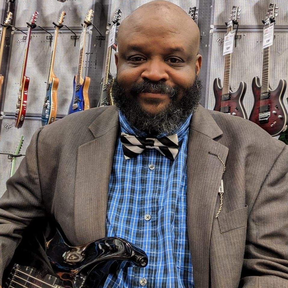 Anthony1ofthebe's tweet photo. I'M PLAYING WITH MY ELECTRIC GUITAR....🎸 https://t.co/zEytT2ZTw4