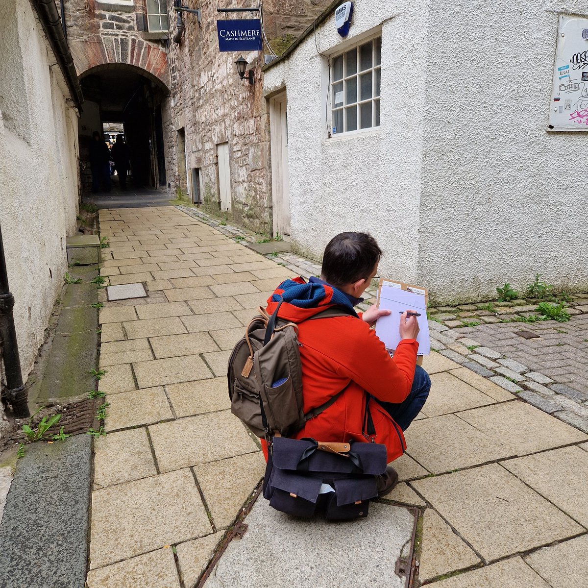 BuiltFife's tweet photo. What a fantastic morning our @fifecollege NC Architecture & Interior Design students had with @edinsketcher developing their sketching skills in Edinburgh's beautiful old town! #locationdrawing #watercolour #stjamesclose https://t.co/bgLygOtkYV