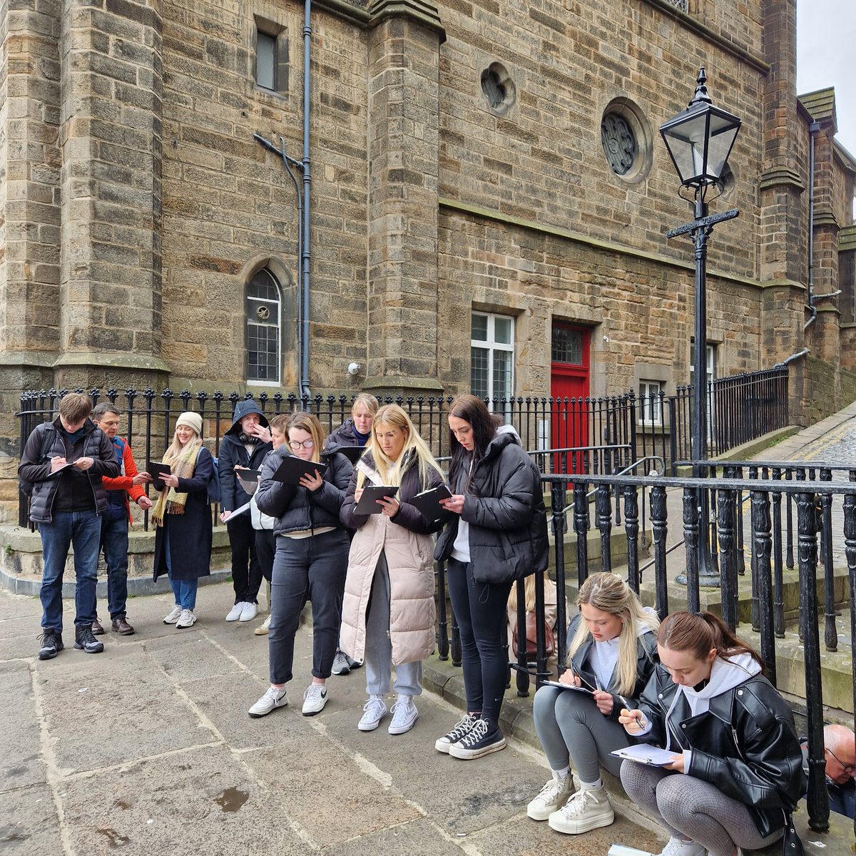 BuiltFife's tweet photo. What a fantastic morning our @fifecollege NC Architecture & Interior Design students had with @edinsketcher developing their sketching skills in Edinburgh's beautiful old town! #locationdrawing #watercolour #stjamesclose https://t.co/bgLygOtkYV