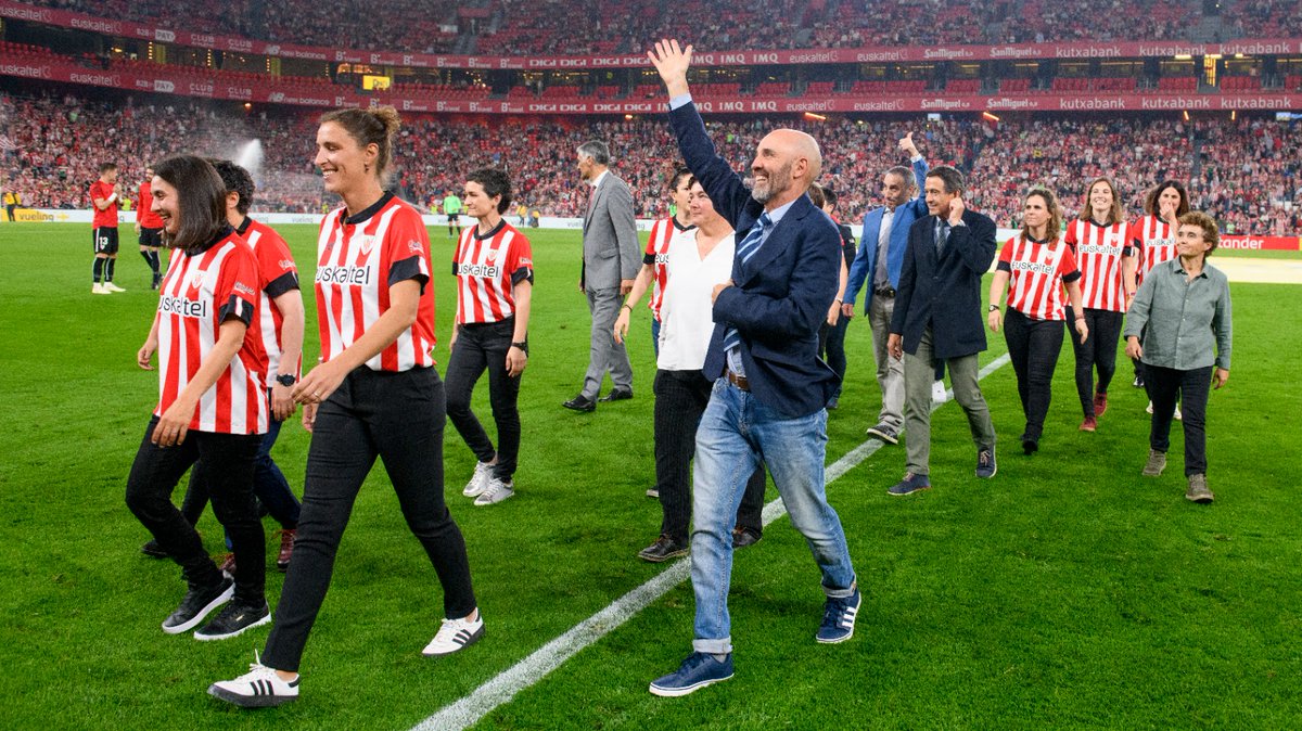athletic_eus's tweet photo. 😍 Eskerrik asko, TXAPELDUNAK!

Eredu zarete, gure harrotasuna. Zuei esker, gara. 

#AthleticSevillaFC #AthleticClub 🦁 https://t.co/ysPsj6VEjP