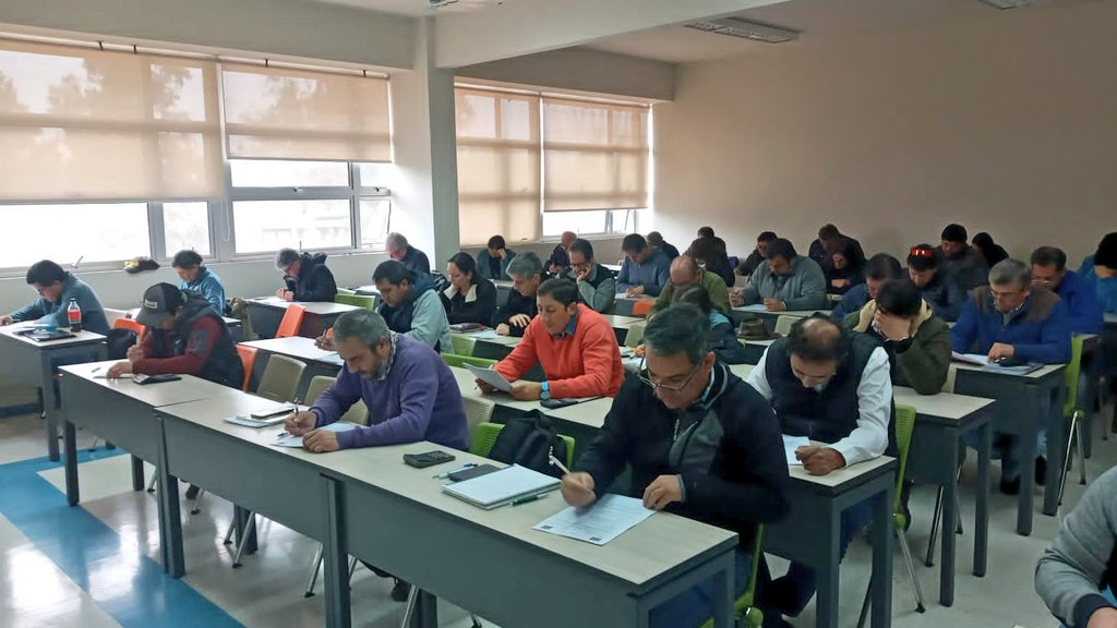 sagchile's tweet photo. En #Rancagua se realiza prueba de acreditación de operadores y operadoras del Programa #SIRSD de @sagchile. Estos asesores son fundamentales en la generación de planes de manejo para la recuperación de suelos en #OHiggins. https://t.co/f21zrwu6SD