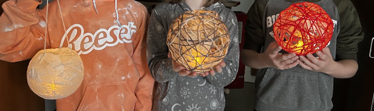 artBWHS's tweet photo. 5th grade art club made some really cool yarn and/or tissue paper lanterns!! @BWISOH @BWLSD look at them glow!!! https://t.co/bdobuogkxJ