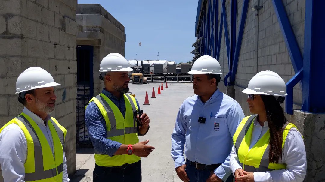 TaverasL's tweet photo. Industrias Bisono - Planta la Loma
🔴Esperen el #vídeo de recorrido.!
____________________
Hoy visitamos las instalaciones d una d las mayores plantas d producción de block, #IndustriasBisono
Agradezco a @jaime_cabreja a
@raisylantigua y al Sr. #Tetelo, propietario de la empresa https://t.co/PzaWZzQrwn