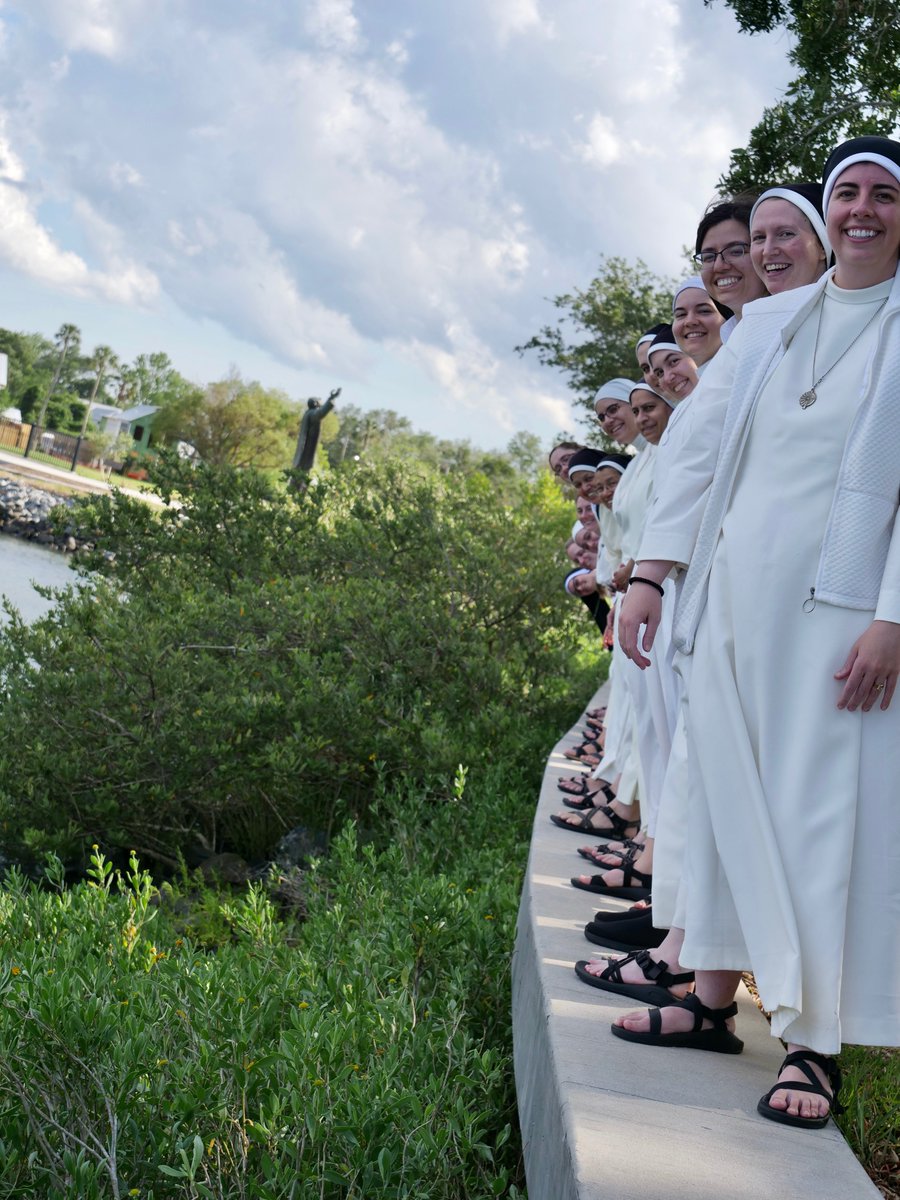 Remember our Hesed Discernment Series?! We’re bringing it back on May 1 for a Q&amp;A with Mother Jeanette Marie, HMSS and our Sisters in Formation! 

Register : mercedariansisters.org/hesed-may-2023…