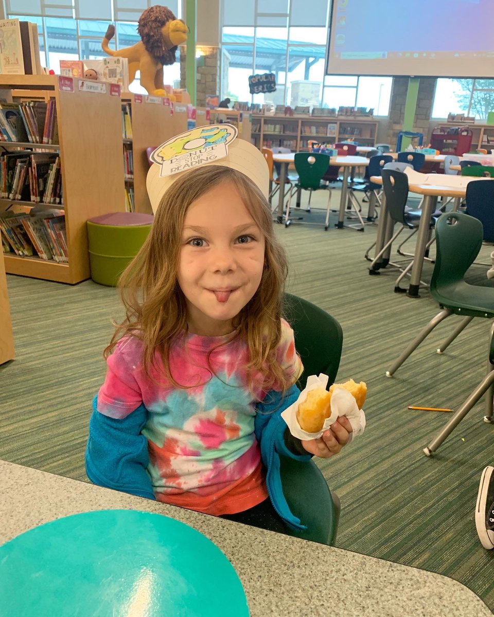 WAY TO GO, LIONS! 🎉 📖 Our Pre-K - 2nd graders have worked all year long to complete the Texas 2x2 Reading List. To celebrate, classes had a “Donut Stop Reading” party! Students enjoyed donuts and drawing with chalk! #neisdlibs #laslomaslibrary #texas2x2books