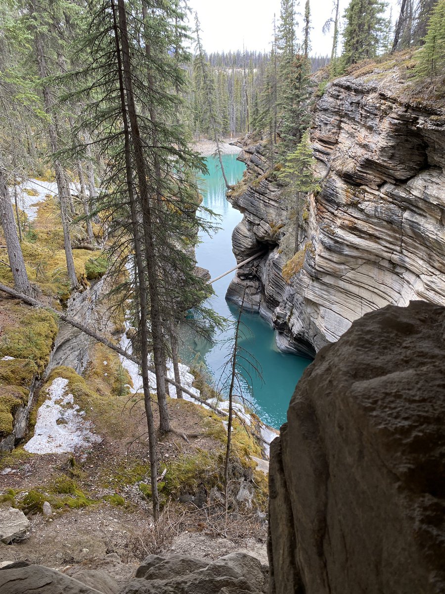 dbrjesus's tweet photo. From the series “the perks of remote work:” this week I had the opportunity to work from Alberta, where I met Canadian Tire colleagues based in Calgary and enjoyed my weekend and evenings exploring the beautiful Rocky Mountains. 

The future of work is flexibility #remotework https://t.co/UF2TsSMH08