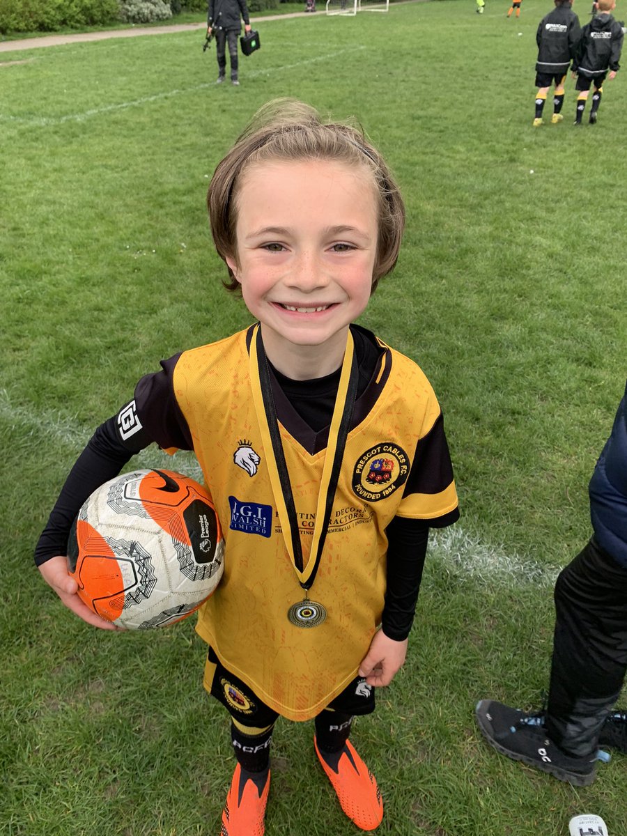 🏆MoM for Oscar. The maestro absolutely brilliant there tonight mate &amp; well deserved MOTM. Hat trick &amp; another great free kick to add to your collection ⚽️⚽️⚽️ Let’s keep that going now on the weekend 👏🏼👏🏼💪🏼💪🏼