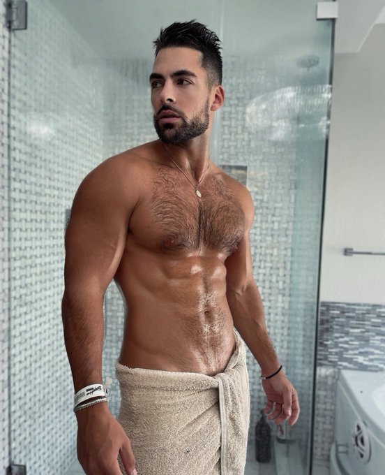 Hello❤️🙊 RT if you wanna remove that towel https://t.co/030T4YaDwr<a href="/tag/andrewchristian"class="tags"><span>#andrewchristian</span></a><a href="/tag/trophyboy"class="tags"><span>#trophyboy</span></a>