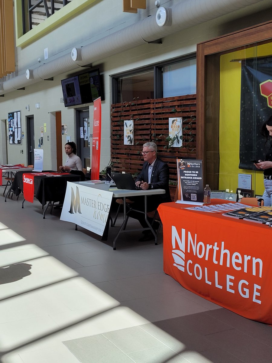 BillHogarthSS's tweet photo. Thanks to the Guidance Dept for organizing the Skilled Trades Fair today.  Lots of valuable information for student who are planning for their futures! https://t.co/TjI1OTiuHA